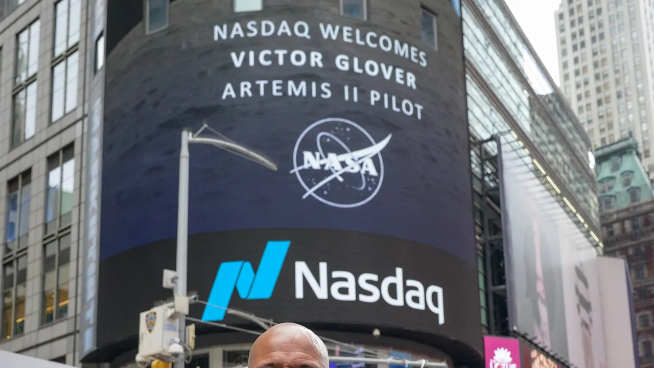 NASA Artemis II Crew Rings Nasdaq Closing Bell (NHQ202604300023)