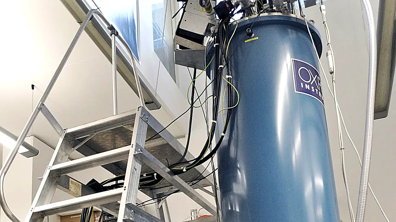 Scanning tunnelling microscope (11796325765)