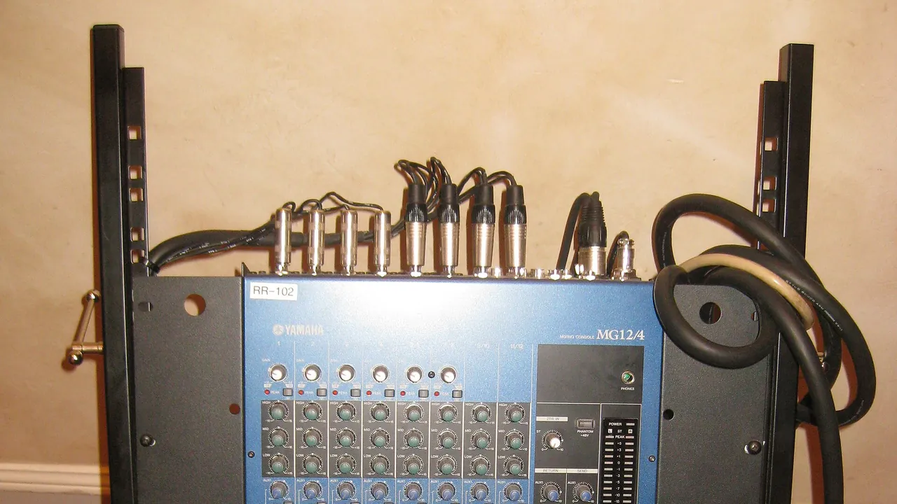 Headphone Cart (Vibe 56 Studio)