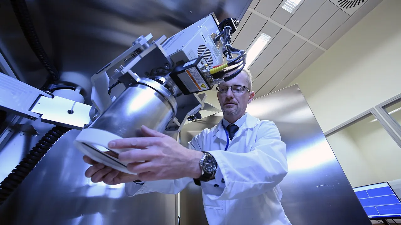 Radiation and the International Atomic Energy Agency (ISEA) - High Purity Germanium (02910040) (53638866917)