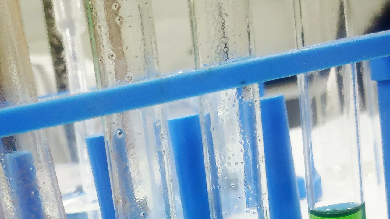 Laboratory analysis of soil samples from different locations using universal indicator