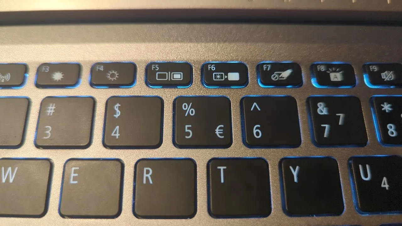 Acer SF114-32 keyboard closeup