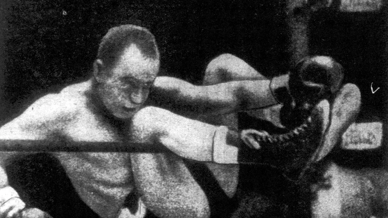 Charles Pierce Davey falls out of the ring 1953