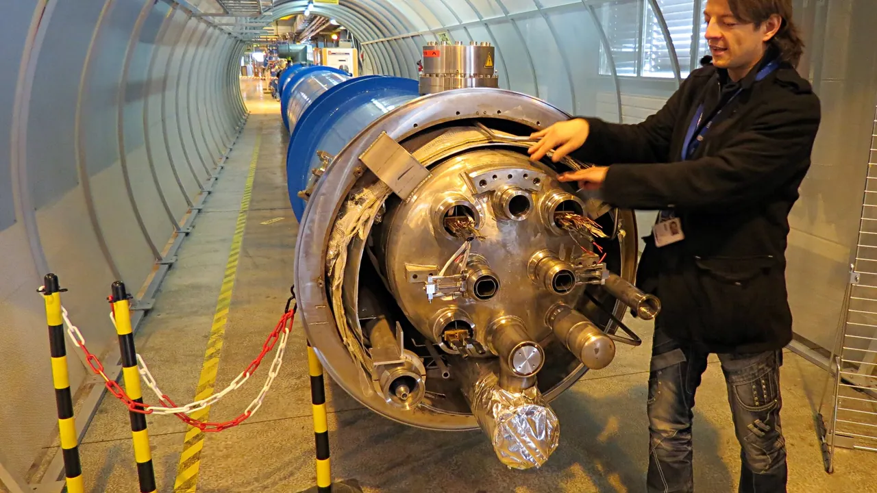 Collider tunnel
