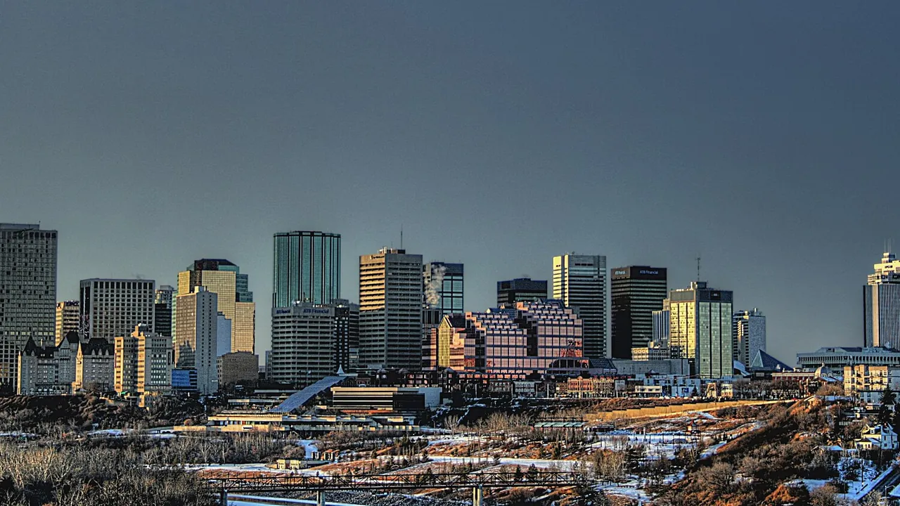 Downtown-Skyline-Edmonton-Alberta-Canada-02-2