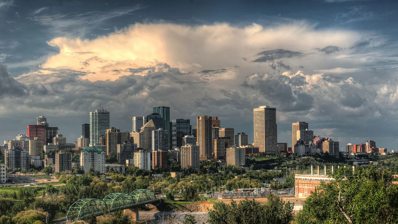 Downtown-Skyline-Edmonton-Alberta-Canada-Stitch-01