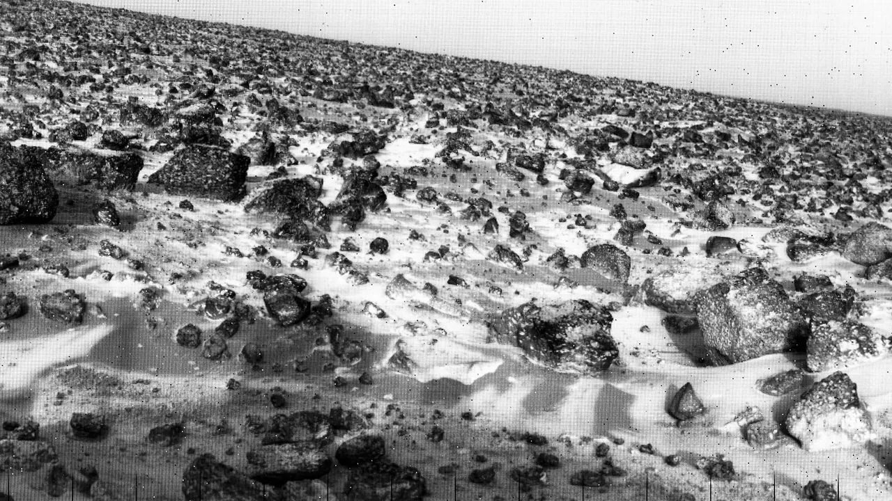 Ice on Mars Again - GPN-2000-001706