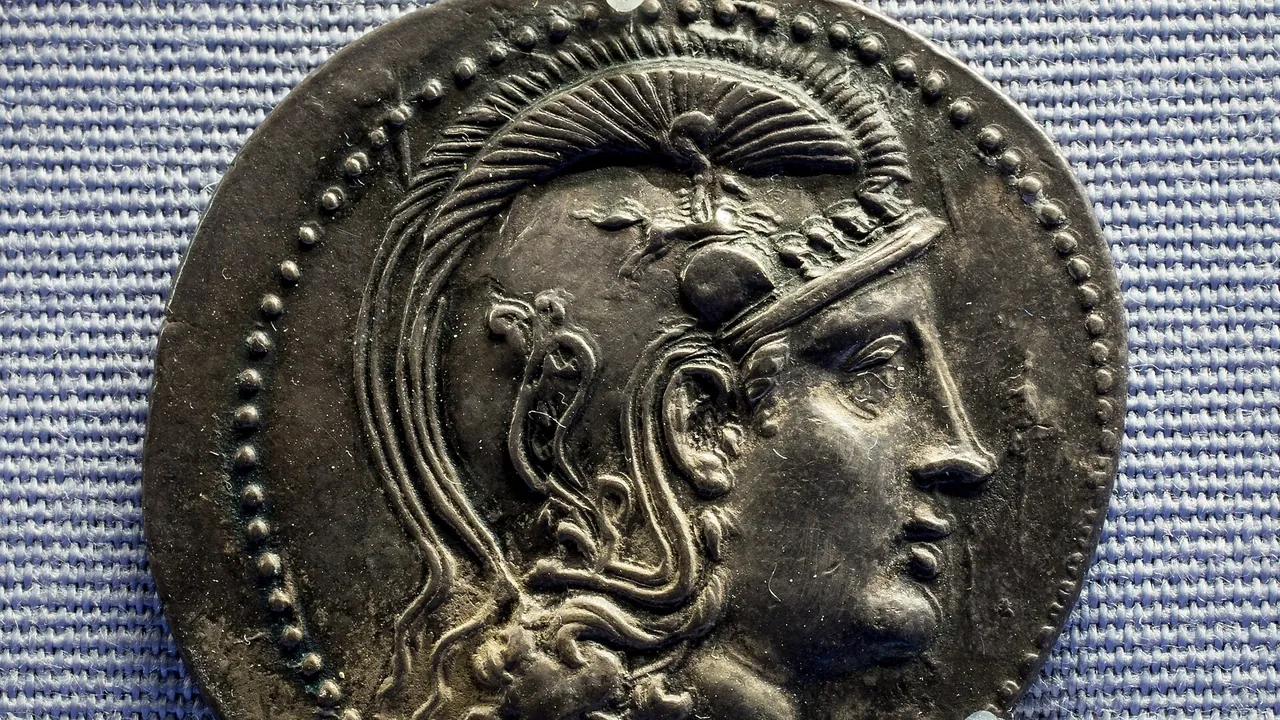 Athens - 165-42 BC - silver tetradrachm - head of Athena - owl standing on amphora - München SMS