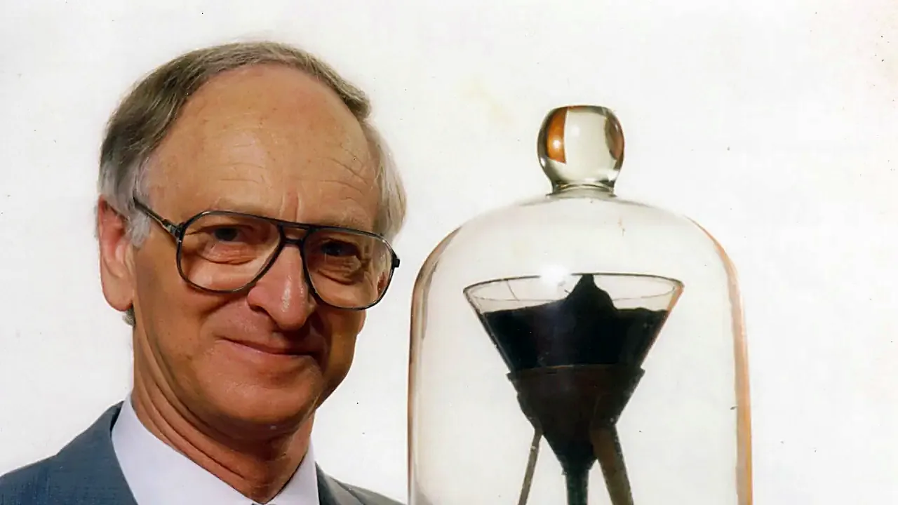Pitch drop experiment with John Mainstone