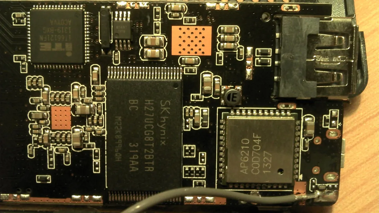 MK809III V1.0 130606 inside NAND AP6210-WIFI