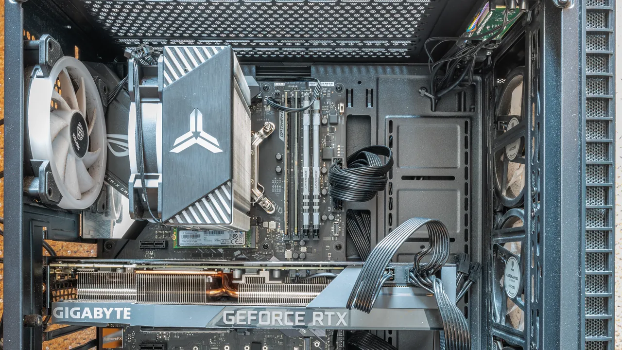 Das Innenleben eines Gaming-PCs aus 2021 20211126 HOF08240 RAW-Export 20220714004132