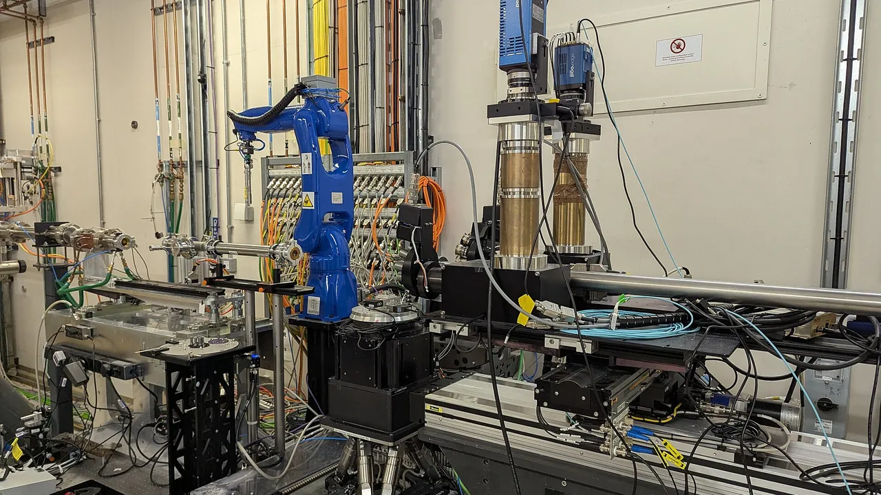 Diamond-Light-Source-Beamline-03