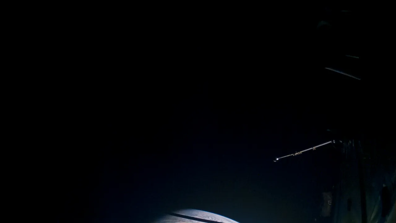 Juice images Earth during lunar-Earth flyby ESA500748