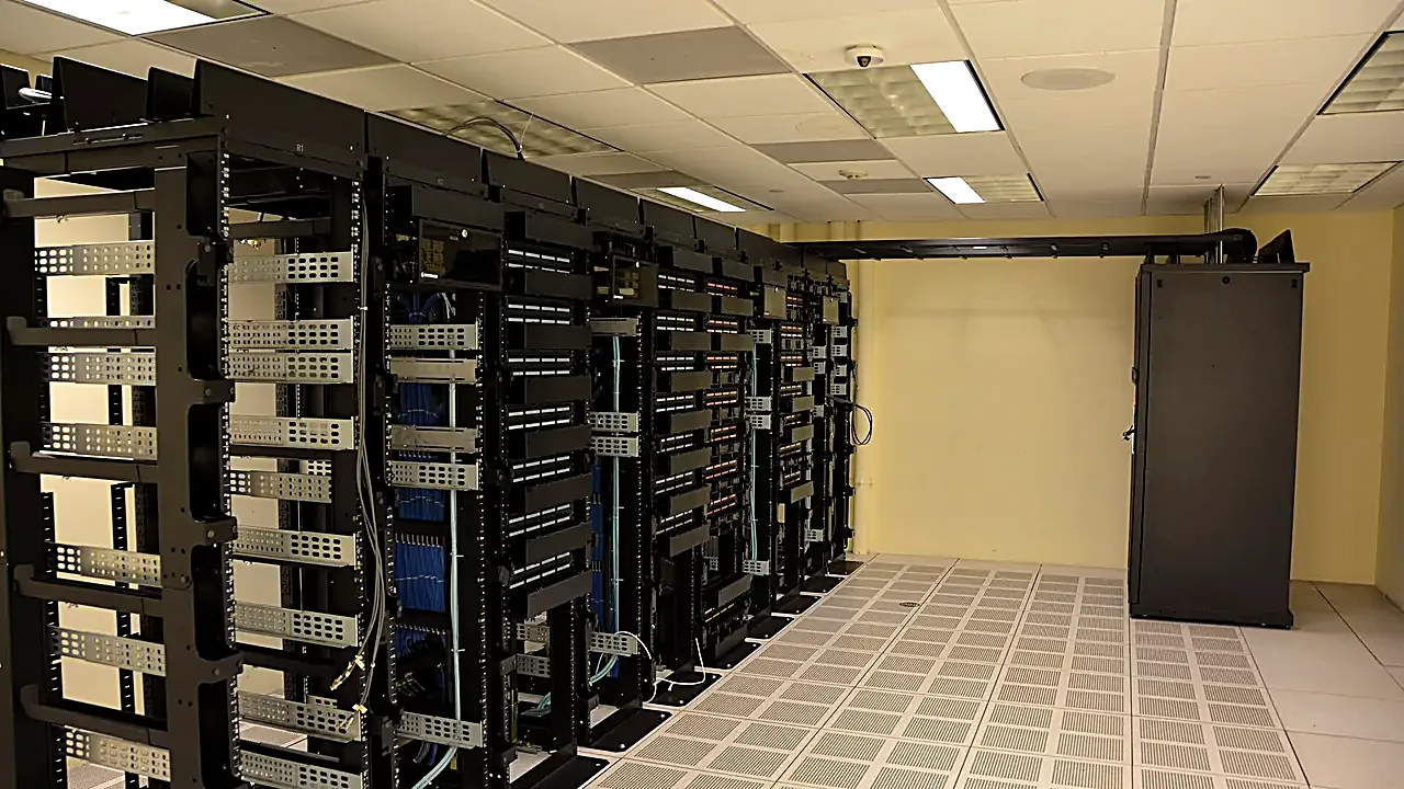 Datacenter Server Racks (22370909788)