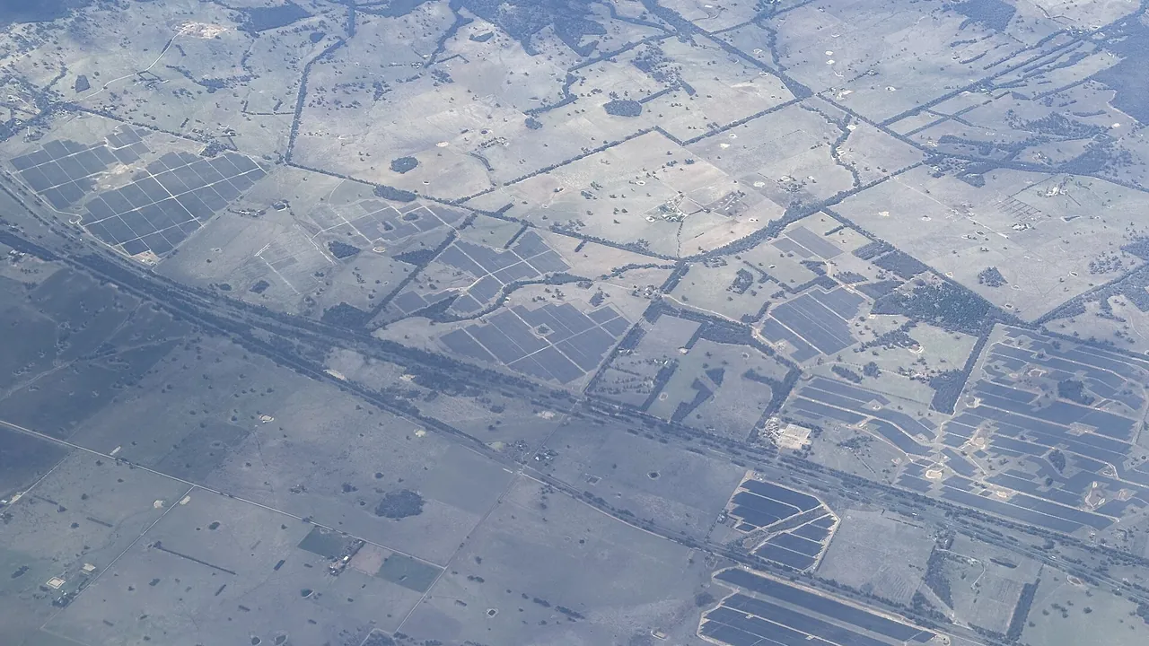 Aerial view of Mokoan, Winton and Glenrowan West Solar Farms (1)