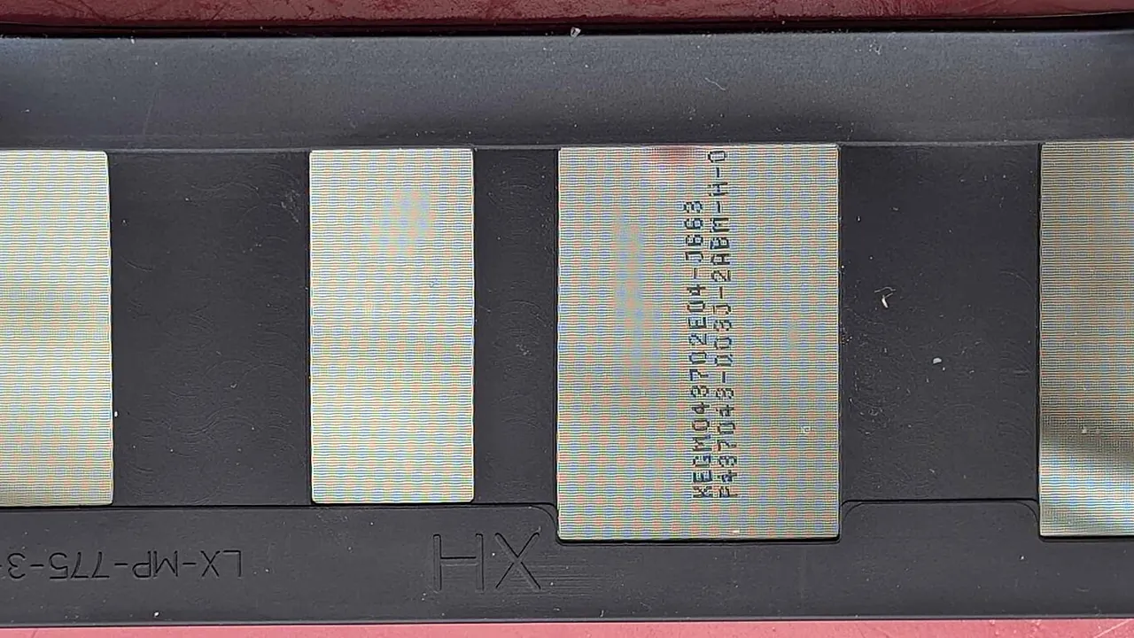 Back of the electronic paper display in a Hanshow Nebular Pro 437Q-N