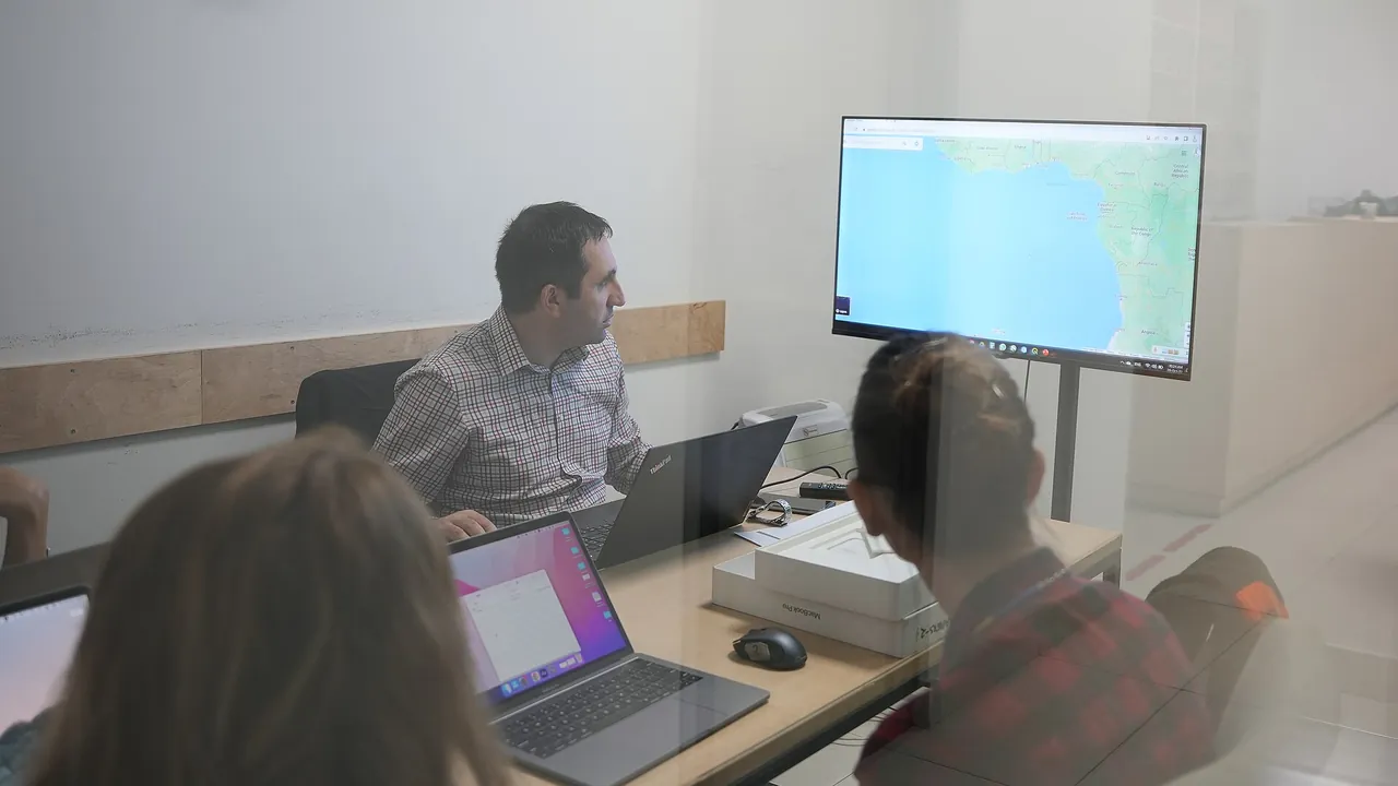 GIS Mapping course, WikiGraphers. Visualizing Open Knowledge Project
