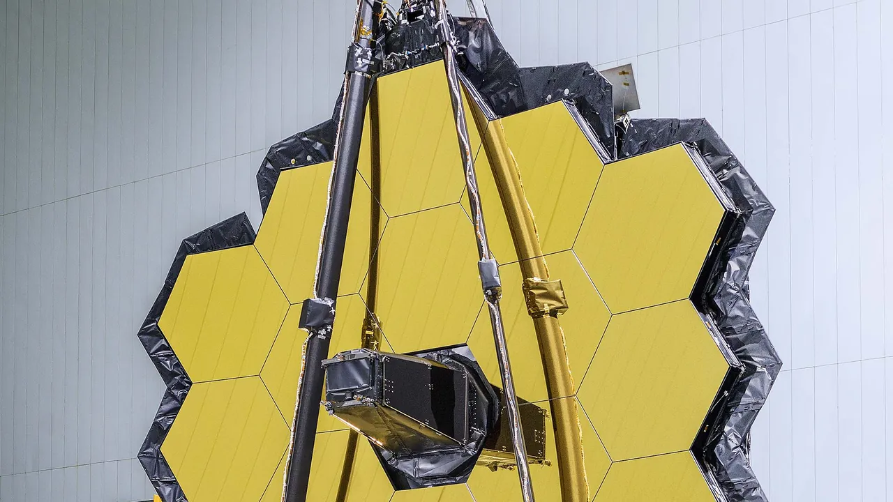 James Webb Space Telescope Mirrors Will Piece Together Cosmic Puzzles (30108124923)