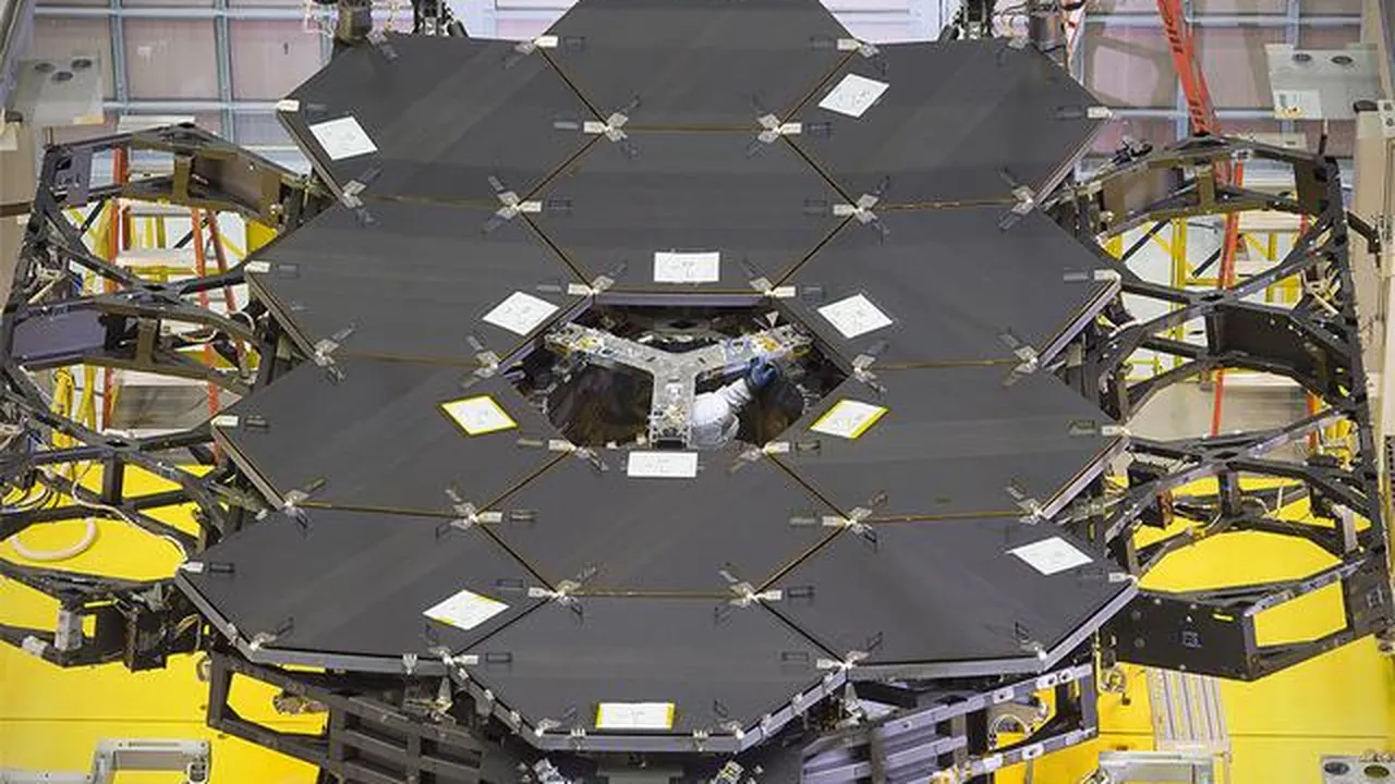 By the Dozen: NASA's James Webb Space Telescope Mirrors