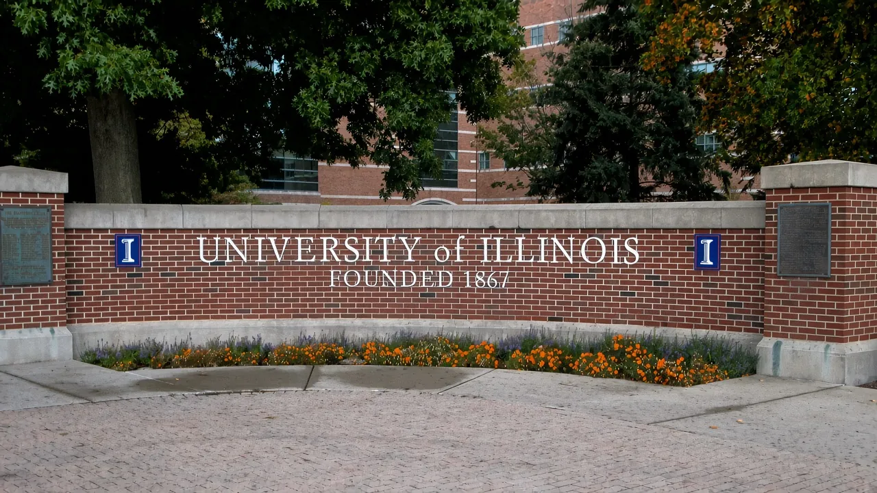Campus entrance marker at Wright Street and University Avenue University of Illinois at Urbana-Champaign