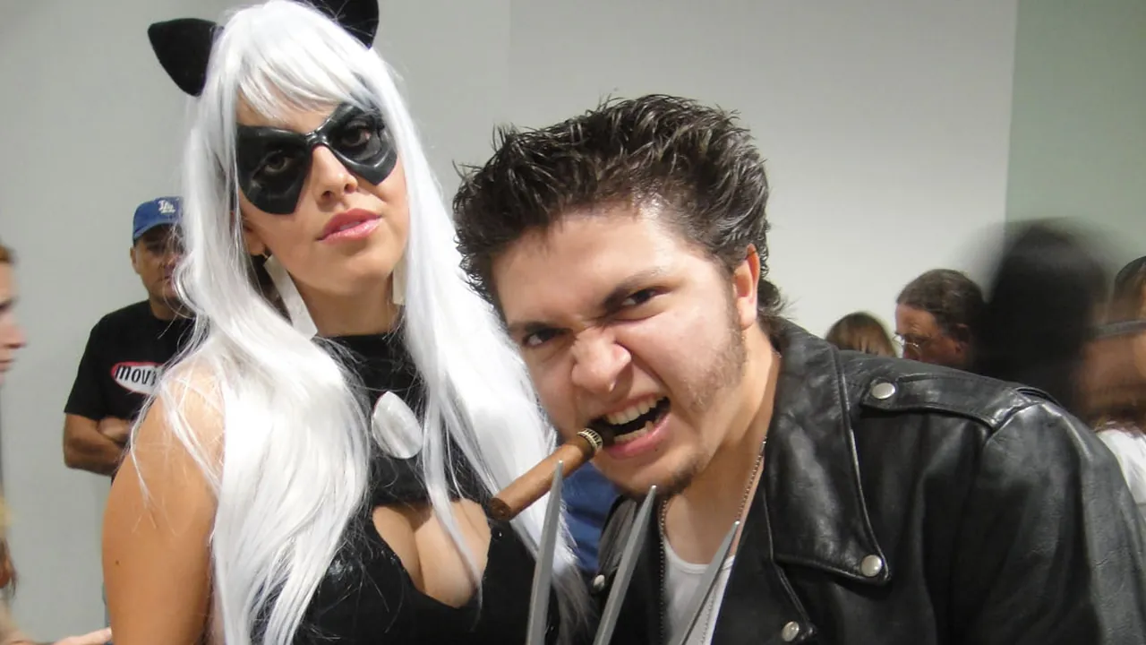 Comikaze Expo 2011 - "Claws" Black Cat and Wolverine (6324615433)