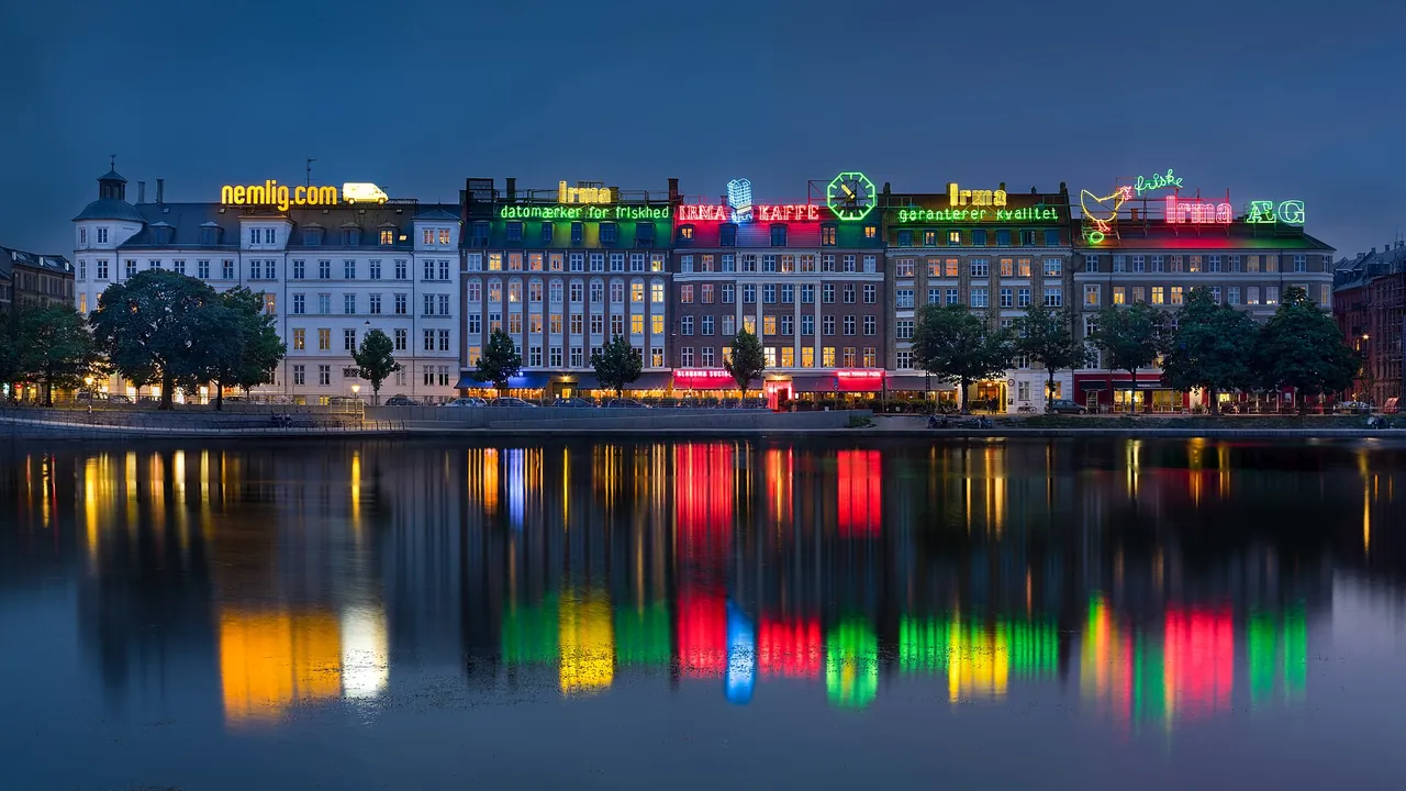 Cityscape and skyline by the Copenhagen Lakes, Denmark - (36018109956)