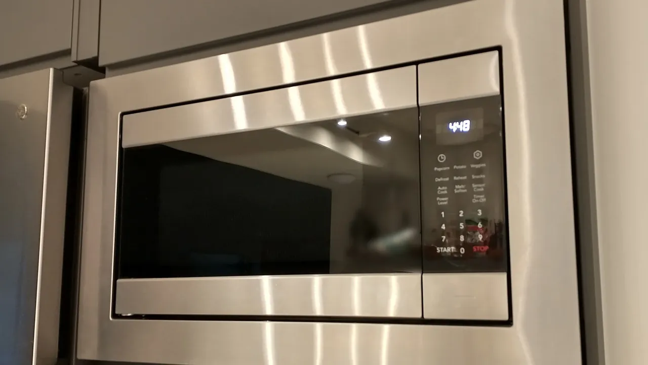 California Kitchen Microwave Oven