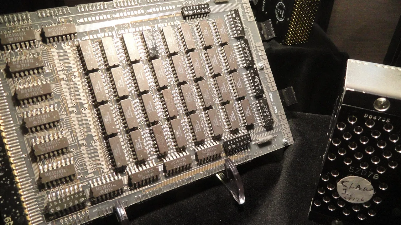 CLAW 1 circuit board and memory module from a CDC 7600 computer - National Cryptologic Museum - DSC07673