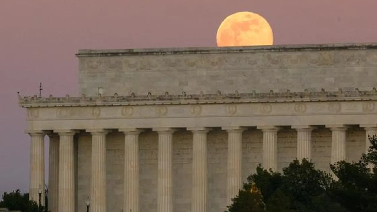 Full “Wolf” Moon Rise