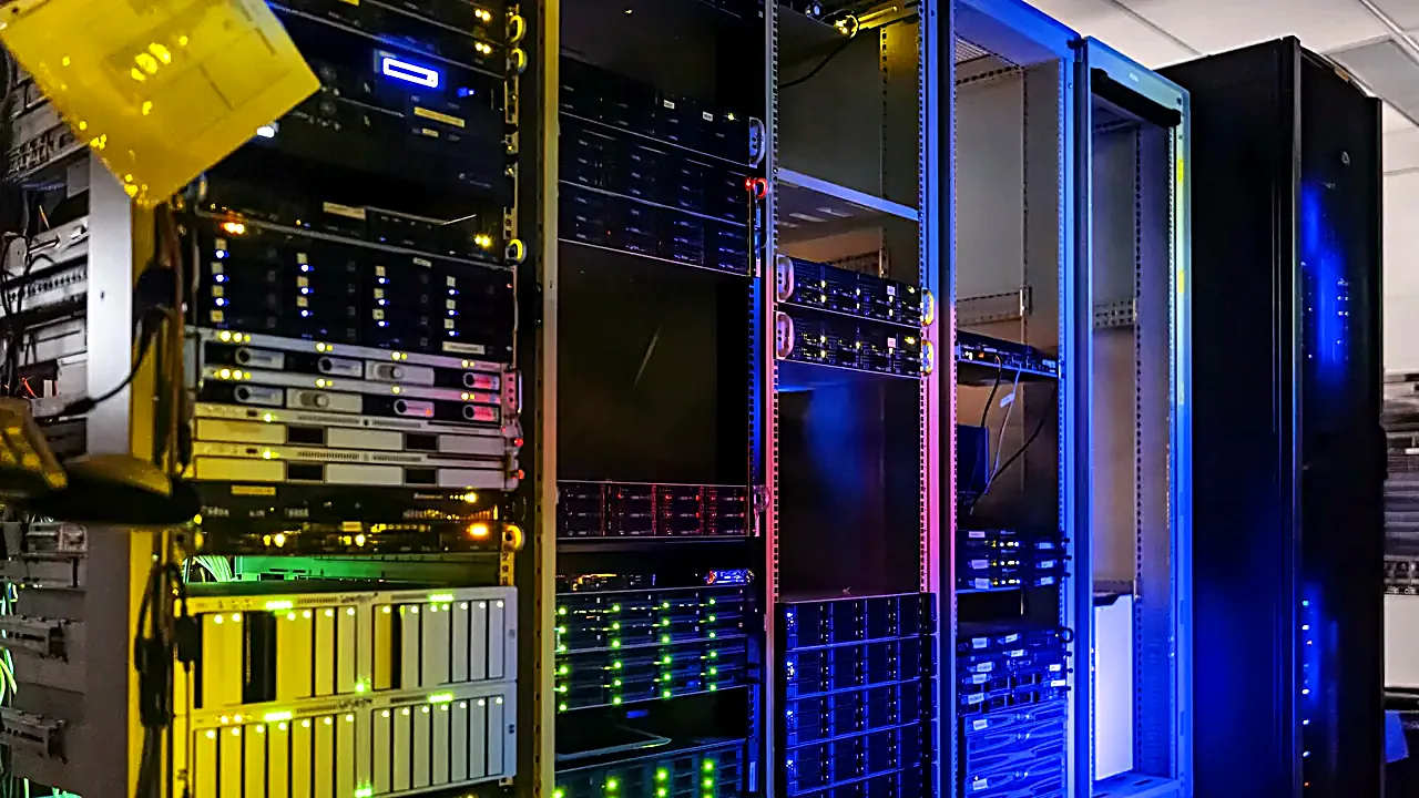 NOIRLab HQ Server Racks (6V6A0375-CC)