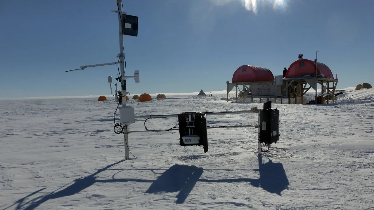 Automatic ground penetrating Radar (upGPR) near Swiss Camp (Greenland) 2