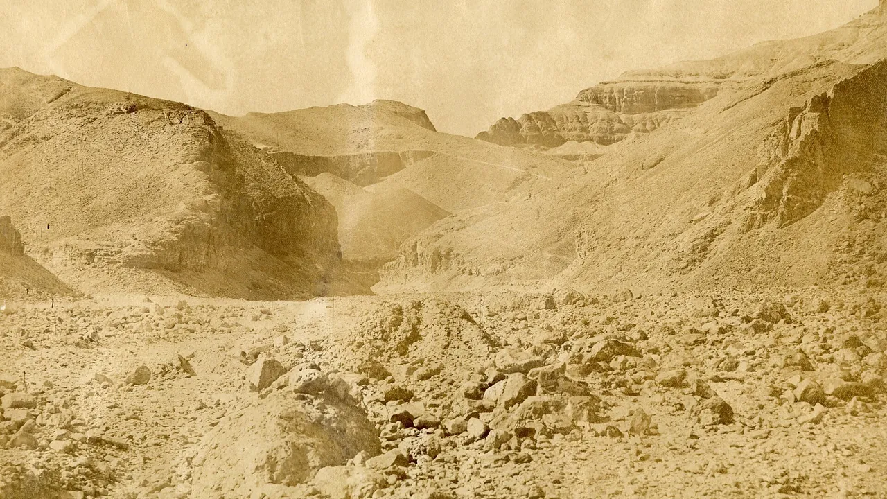 Theban region, Valley of the Kings, 19th century pictures, 1870-1888, photo 2 of 8 - Archivio fotografico Museo Egizio, 