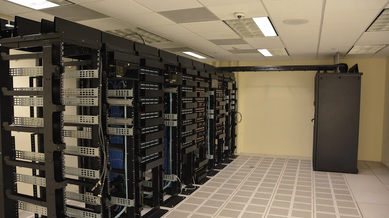 Datacenter Server Racks (22370909788)
