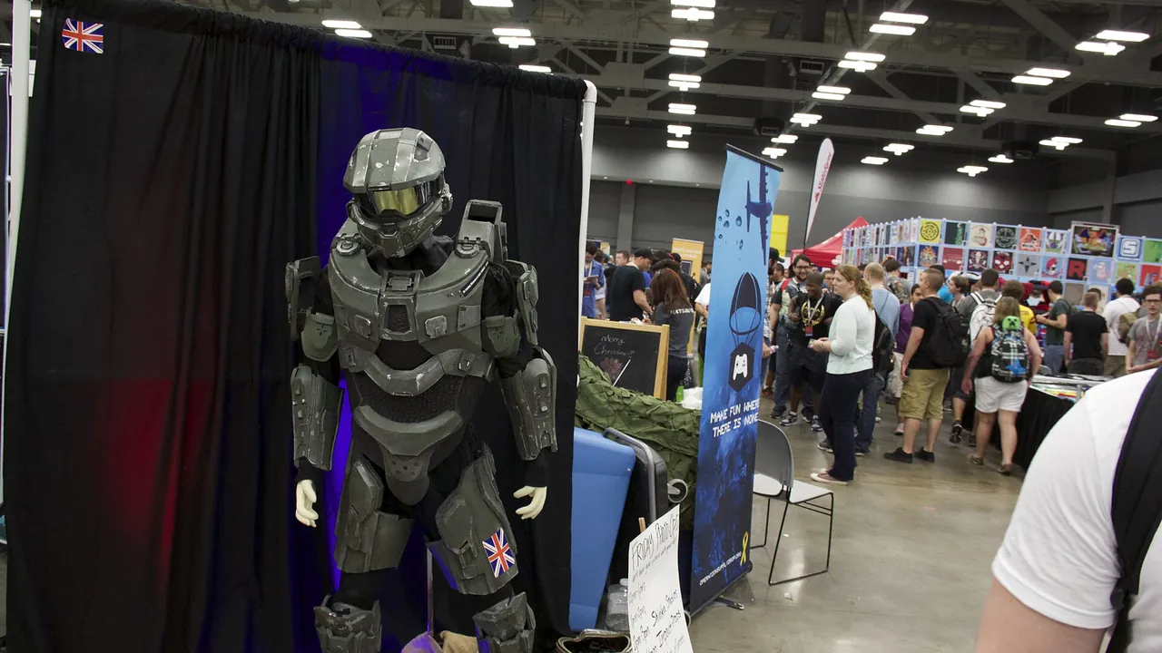 RTX 2014 - Master Chief cosplay (14572508144)