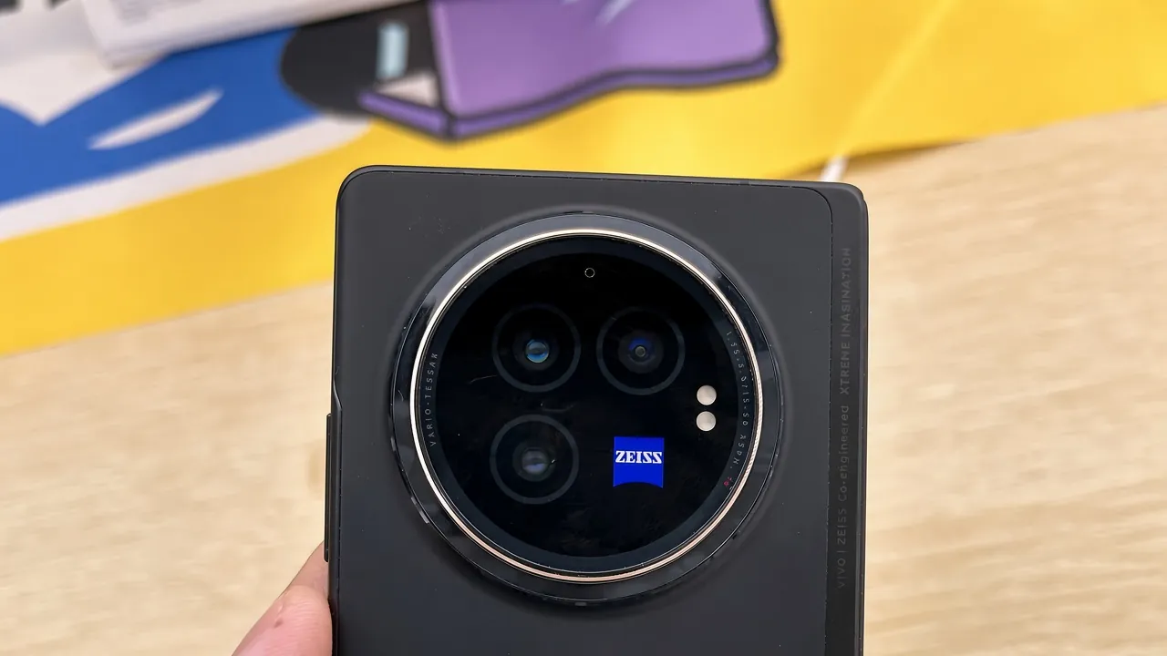 Back view of VIVO X Fold 3 (November 1, 2024)