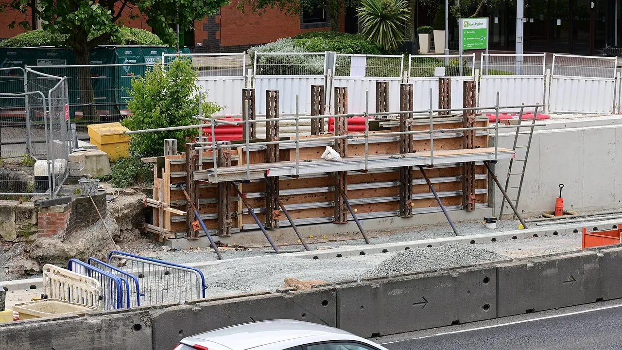 A63 Jun23 Mytongate Roadworks Retaining Wall Construction