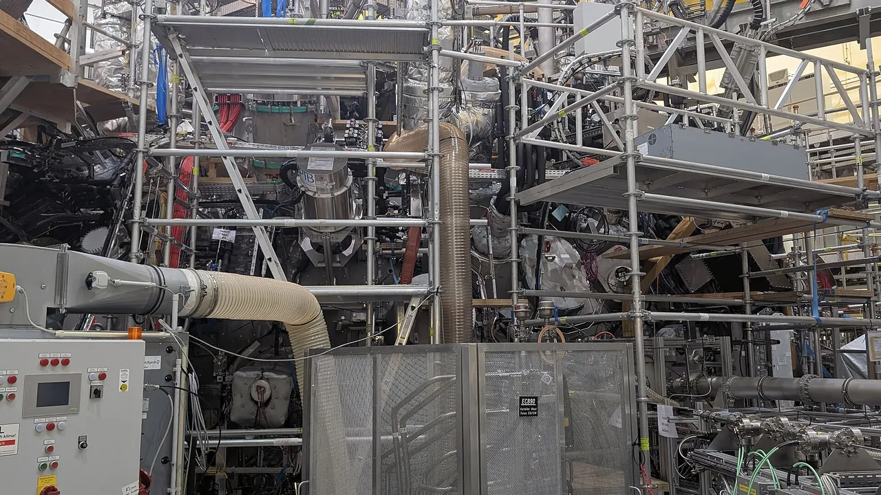 Experimental hall of the Wendelstein 7-X stellarator at IPP Greifswald 02