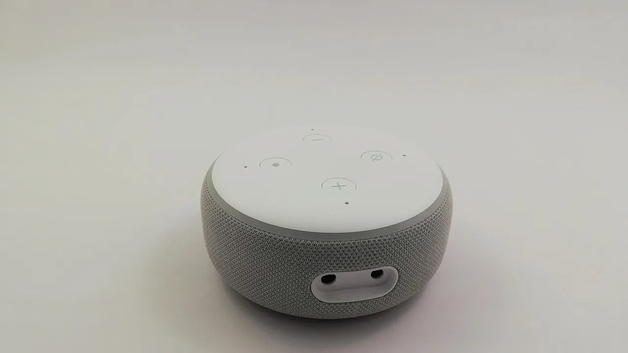 Alexa Amazon Echo Dot 3rd Gen Smart Speaker - Sandstone Fabric (Creative Commons) (51049189591)