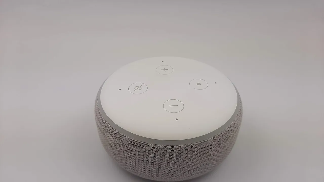 Alexa Amazon Echo Dot 3rd Gen Smart Speaker - Sandstone Fabric (Creative Commons) (51049273602)