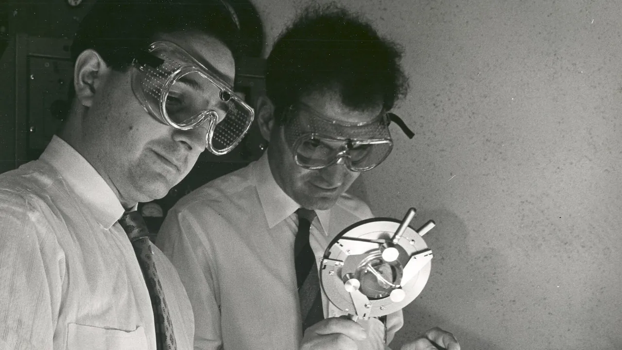 Experiment Performed at the ERCs Space Optics Laboratory - GPN-2002-000216
