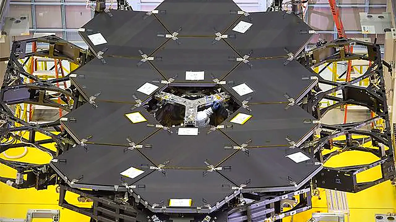 By the Dozen: NASA's James Webb Space Telescope Mirrors